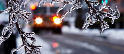 Maltempo Italia: neve e ghiaccio su strade e autostrade.