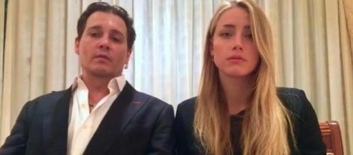 Nella foto Johnny Depp e Amber Heard