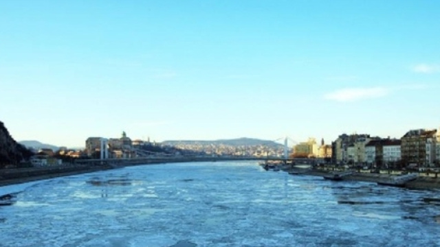 Danubio ghiacciato: bloccati commerci tra Serbia e Bulgaria