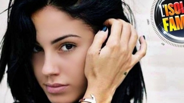 #GiuliaDeLellis potrebbe non essere in partenza per le Honduras. #BlastingNews