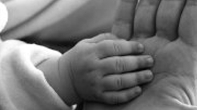 Madre trentenne cerca di avvelenare la figlia - blogspot.com