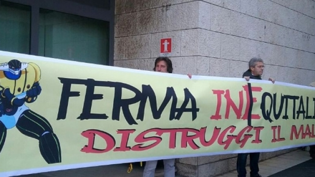 Tor Marancia: Jeeg Robot chiude la sede di Equitalia