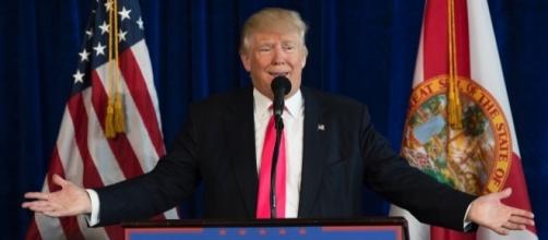 Donald Trump challenges Hillary Clinton to hold press conference ... - businessinsider.com