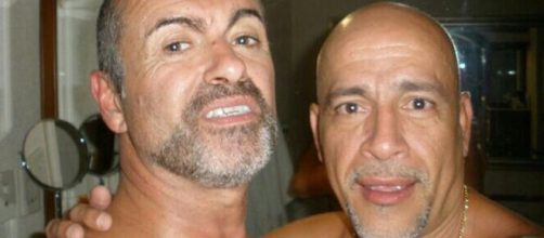 George Michael e Carlos Arturo Ortiz. Foto: Mirror.