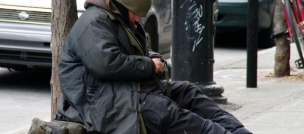 Clochard solo e disperato a Cagliari Clochard solo e disperato a Cagliari