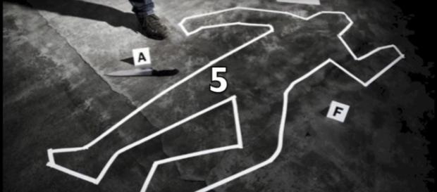 Investigation sur la cinquième scène de crime. Investigation sur la cinquième scène de crime.