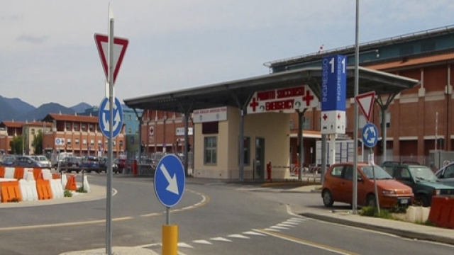 Pisa, paziente oncologico rimandato a casa: manca il sangue