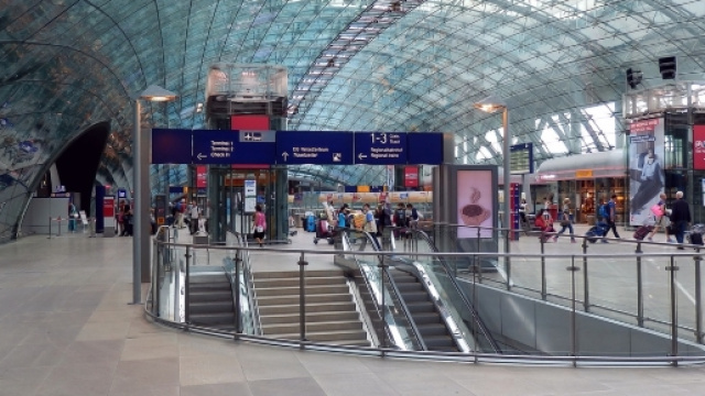 Donna 59enne costretta a vivere in aeroporto - Foto: pixabay