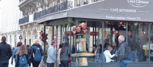 Les restaurants Chez Clément (ici, celui des Champs-Élysées) sont en redressement judiciaire et leur patron en prison