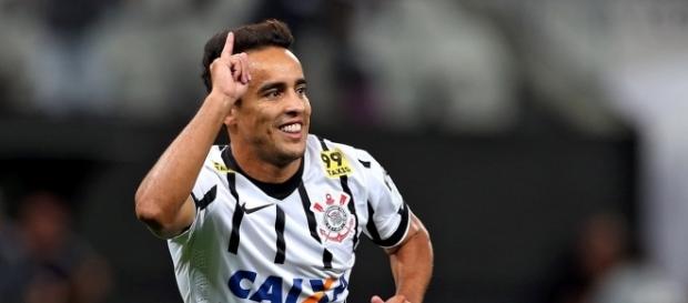 Atlético-MG pretende enviar proposta para o meia Jadson (Reprodução/UOL Esporte) Atlético-MG pretende enviar proposta para o meia Jadson (Reprodução/UOL Esporte)