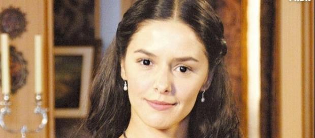 Isaura será castigada após Rosa armar uma nova intriga contra ela Isaura será castigada após Rosa armar uma nova intriga contra ela