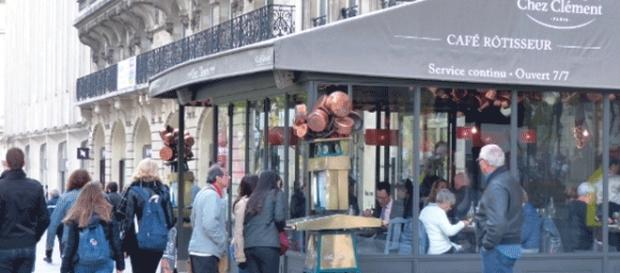 Les restaurants Chez Clément (ici, celui des Champs-Élysées) sont en redressement judiciaire et leur patron en prison Les restaurants Chez Clément (ici, celui des Champs-Élysées) sont en redressement judiciaire et leur patron en prison