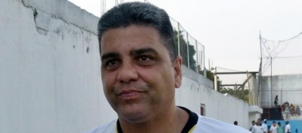 Marcelo Cabo é o atual técnico do Atlético-GO Marcelo Cabo é o atual técnico do Atlético-GO
