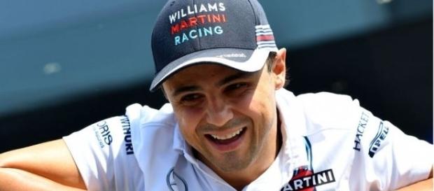 Massa confirmou que vai continuar nas pistas da F1 em 2017. Massa confirmou que vai continuar nas pistas da F1 em 2017.