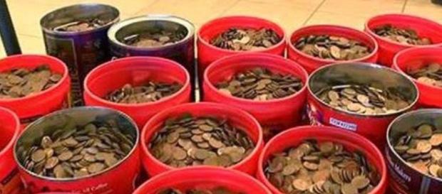 Nick Stafford ha pagato 3000 dollari in moneta al fisco Nick Stafford ha pagato 3000 dollari in moneta al fisco