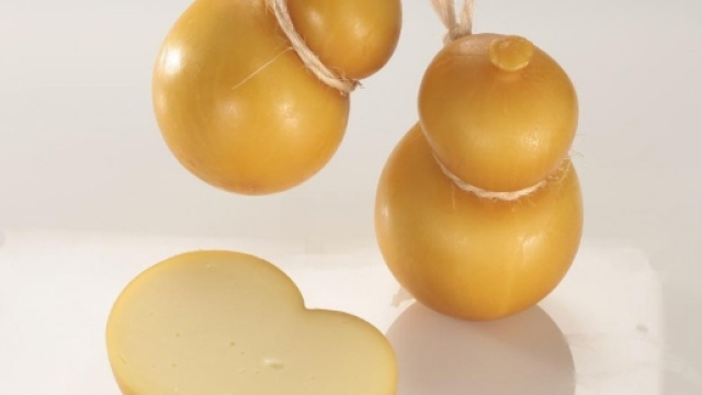 Formaggi : Scamorza Affumicata avvelenata