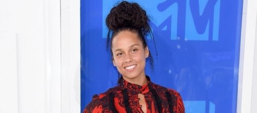 Alicia Keys No Makeup Look Stirs Criticism After VMAs, Husband ... - inquisitr.com