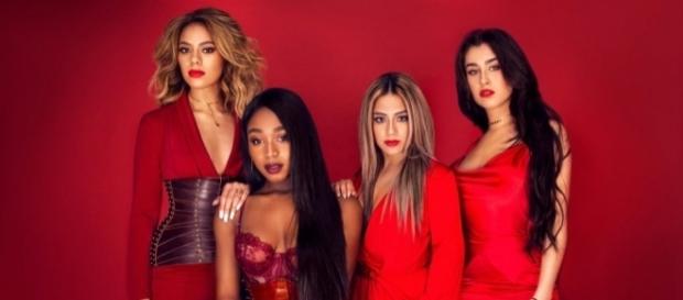 Agora como quarteto as meninas prometem continuar com os projetos da banda. - https://www.facebook.com/fifthharmony Agora como quarteto as meninas prometem continuar com os projetos da banda. - https://www.facebook.com/fifthharmony