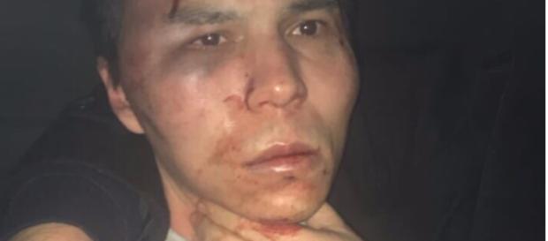 Arrestato in un blitz notturno dell'antiterrorismo della polizia turca. Foto: Cnn turk Arrestato in un blitz notturno dell'antiterrorismo della polizia turca. Foto: Cnn turk