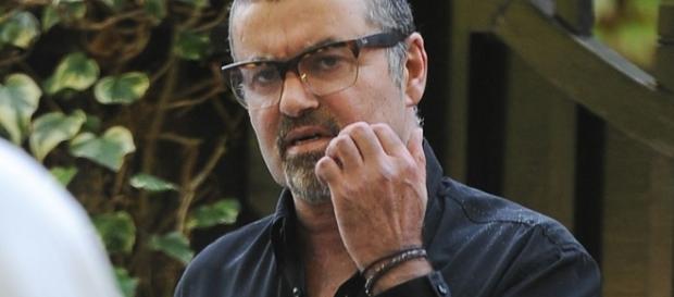 Cantor George Michael morreu aos 53 anos. Amigo descarta suicídio Cantor George Michael morreu aos 53 anos. Amigo descarta suicídio