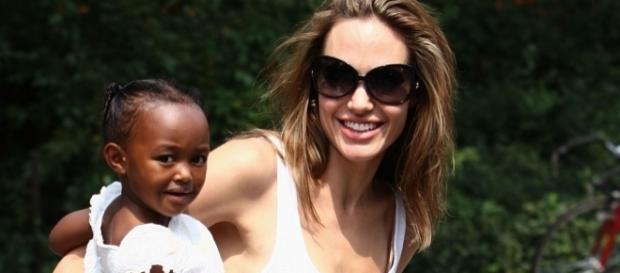 Divorce d’Angelina Jolie et Brad Pitt : La mère biologique de leur fille a refait surface Divorce d’Angelina Jolie et Brad Pitt : La mère biologique de leur fille a refait surface