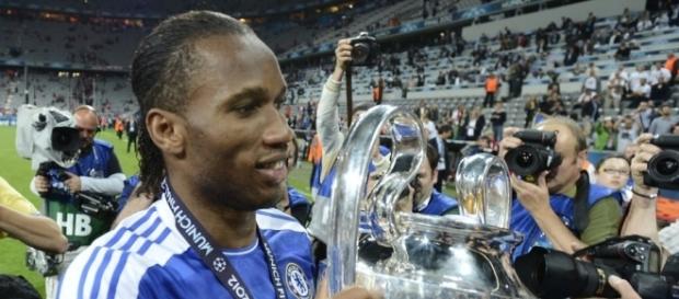 Drogba na época do Chelsea, quando venceu a Liga dos Campeões da Europa. Drogba na época do Chelsea, quando venceu a Liga dos Campeões da Europa.