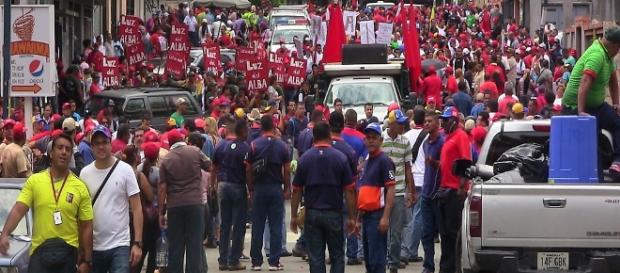 Seguidores del partido oficialista apoyan gobierno de Nicolás Maduro. Seguidores del partido oficialista apoyan gobierno de Nicolás Maduro.