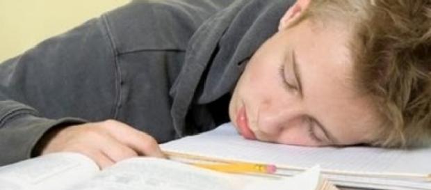 Ter um diploma universitário não significa necessariamente que a pessoa será rica Ter um diploma universitário não significa necessariamente que a pessoa será rica