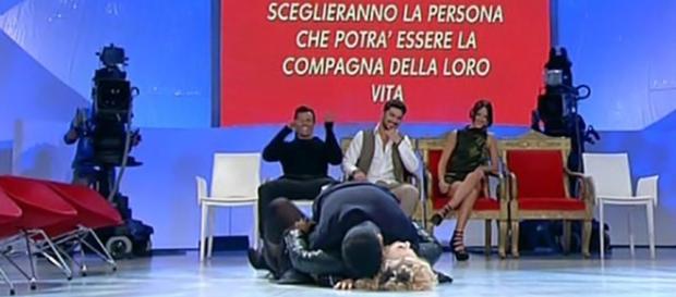 Uomini e Donne chi lascia il programma? Uomini e Donne chi lascia il programma?
