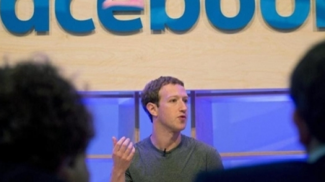 Bufale su Facebook, il contrattacco del social network in Germania