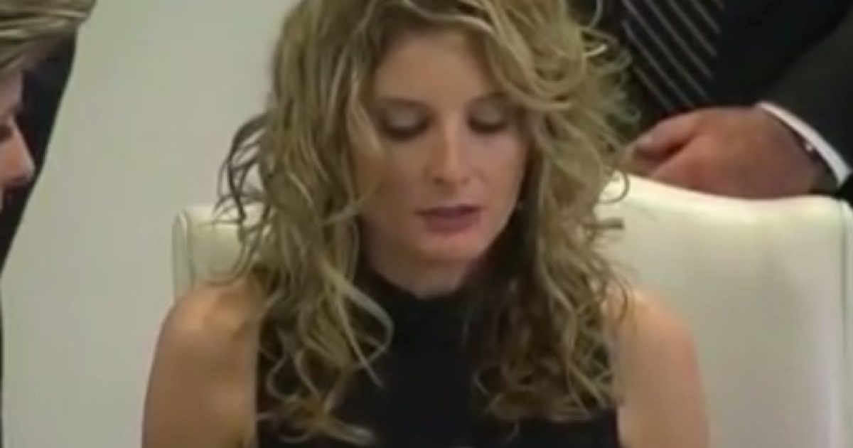 Former Apprentice Contestant Summer Zervos Sues Donald Trump For