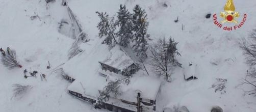 Varios muertos por una avalancha de nieve en un hotel de Italia