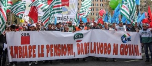 Cambiare le pensioni e dare lavoro ai giovani tra gli slogan che hanno animato le proteste negli ultimi mesi - foto lastampa.it