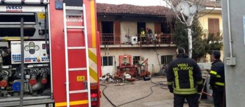 Pinerolo, tentato sucidio causa sfratto: uomo barricato in casa data alle fiamme