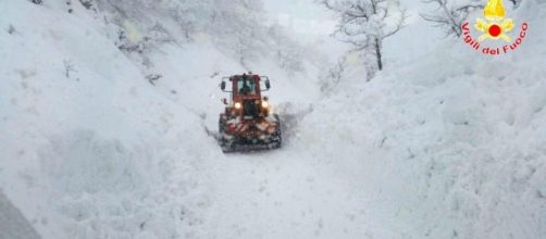 Terremoto centro italia, soccorsi all'hotel "Rigopiano" resi difficili dalla neve
