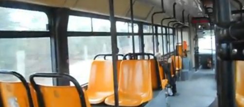 Un bus cittadino per passeggeri