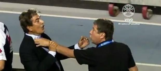 'Bolillo' Gómez y Pinto discutiendo. 'Bolillo' Gómez y Pinto discutiendo.