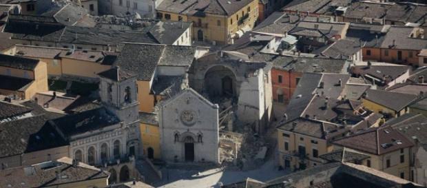 Terremoto, notte di paura: oltre 100 scosse in Italia centrale. In ... - repubblica.it Terremoto, notte di paura: oltre 100 scosse in Italia centrale. In ... - repubblica.it