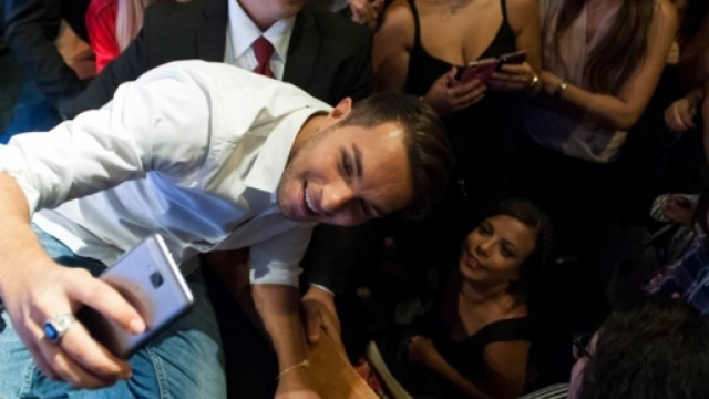 Marco Carta: la morte del suo cane fa discutere - panorama.it