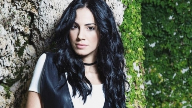 Giulia De Lellis smentisce il gossip sulla sua gravidanza e si scaglia contro Signorini.