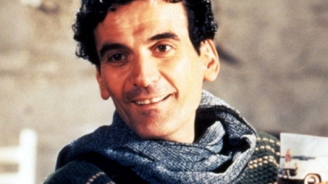 Napoli: murales dedicato a Massimo Troisi