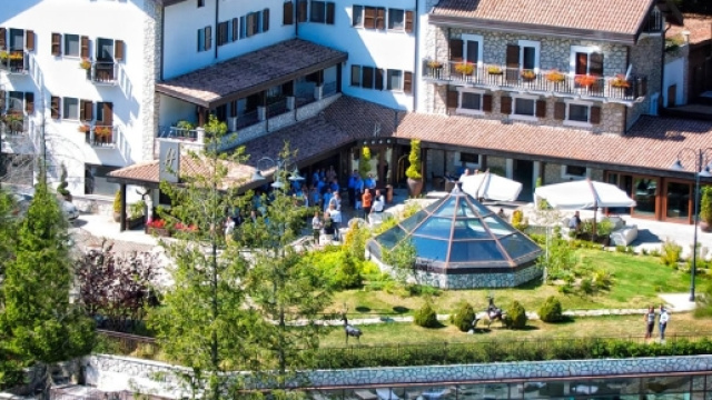 Una valanga si è abbattuta sull'Hotel Rigopiano.