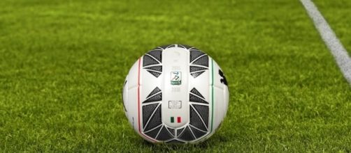 Serie B, presentato il pallone del campionato