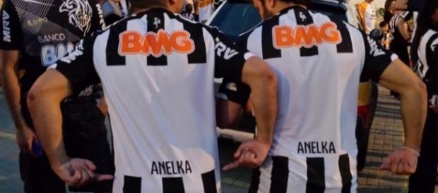 Camisas com o nome do jogador chegaram a ser colocadas à venda. Camisas com o nome do jogador chegaram a ser colocadas à venda.