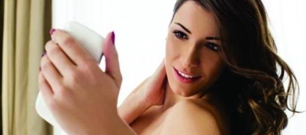 Internauta pede nudes e garota envia foto "surpresa" Internauta pede nudes e garota envia foto "surpresa"