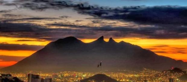 Nuestros corazones con Monterrey Nuestros corazones con Monterrey