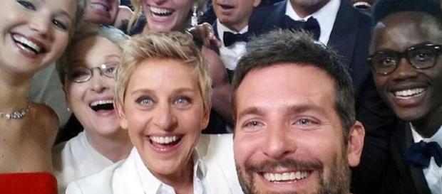 Oscars selfie sparks 'groupie' trend | SBS News - com.au Oscars selfie sparks 'groupie' trend | SBS News - com.au
