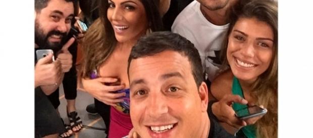 Rafael Cortez reúne convidados para discutir sobre o novo BBB 17 (Foto: Twitter: Rafael Cortez) Rafael Cortez reúne convidados para discutir sobre o novo BBB 17 (Foto: Twitter: Rafael Cortez)