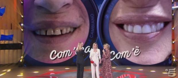 Selfie | Gemma Galgani si è rifatta i denti Selfie | Gemma Galgani si è rifatta i denti