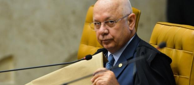 Zavascki estava examinando testemunhos explosivos de dezenas de executivos do grupo de engenharia Odebrecht Zavascki estava examinando testemunhos explosivos de dezenas de executivos do grupo de engenharia Odebrecht